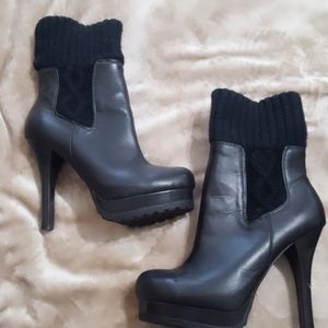 JENNIFER LOPEZ PLATFORM BOOTS size 8.5